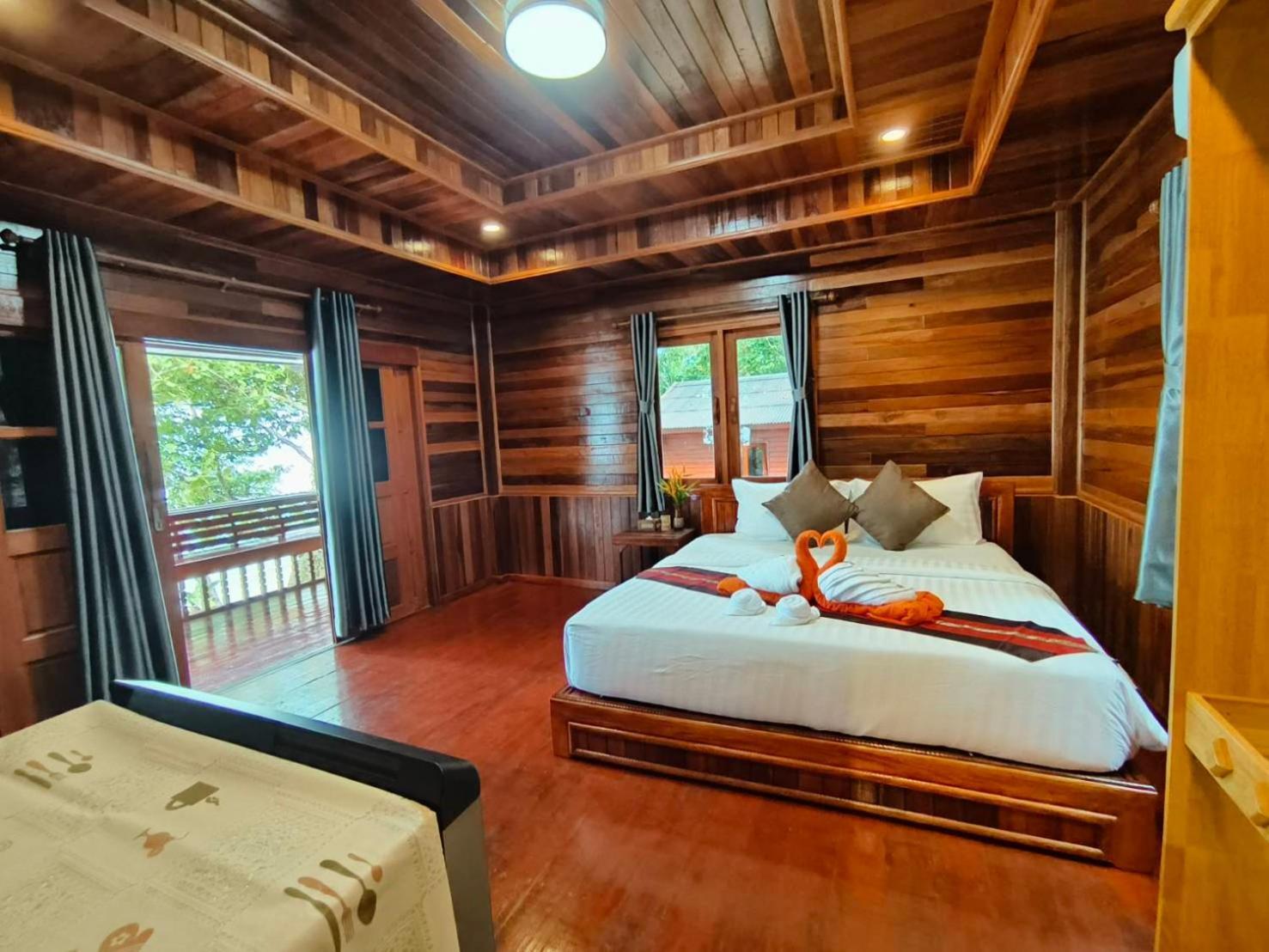 Kohjum Seafront Guest house