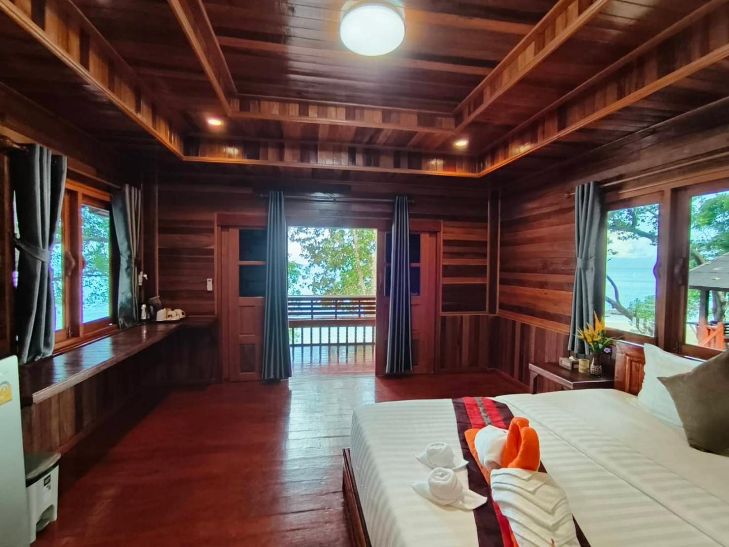 Guest house Kohjum Seafront
