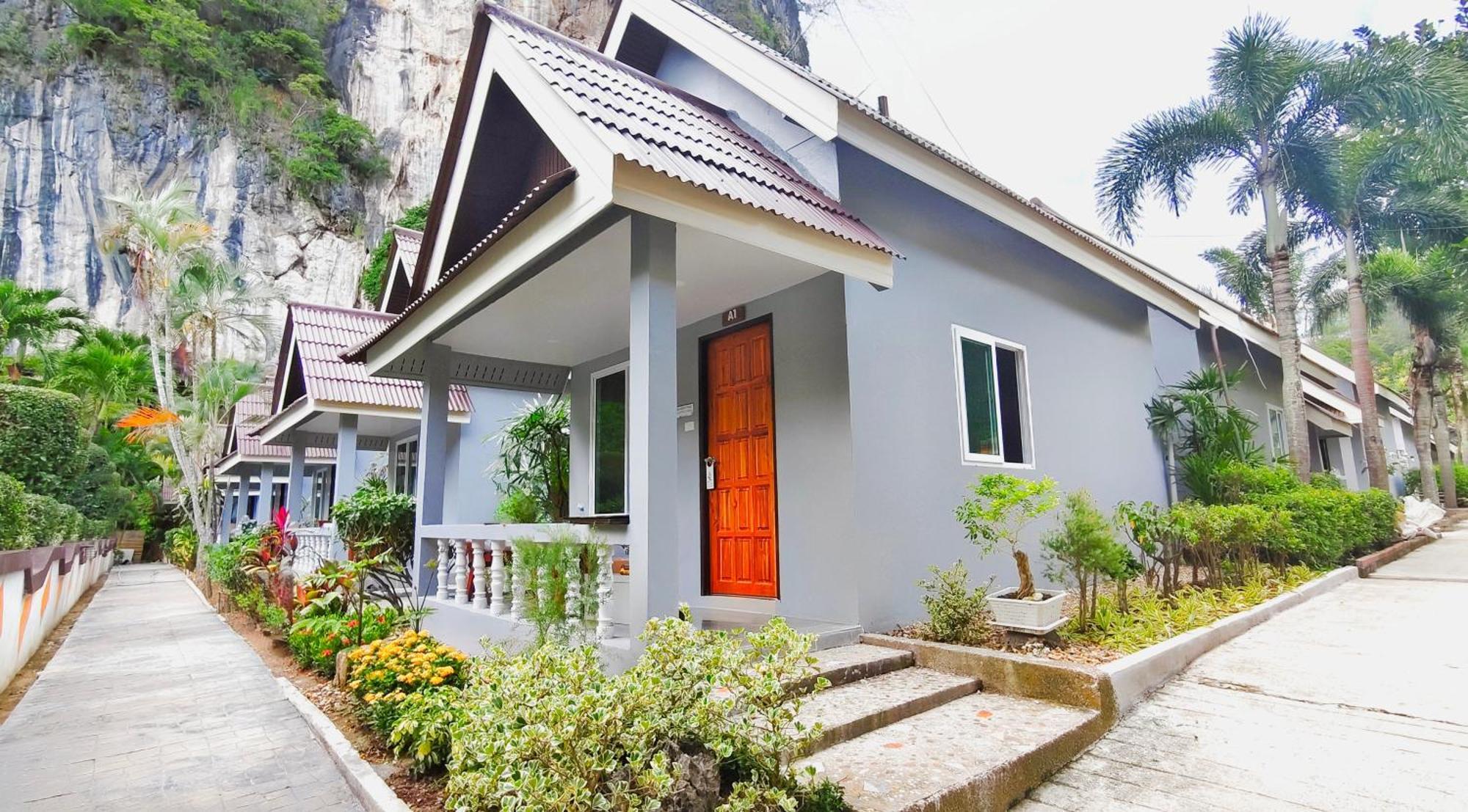 Diamond Cave Resort 3*