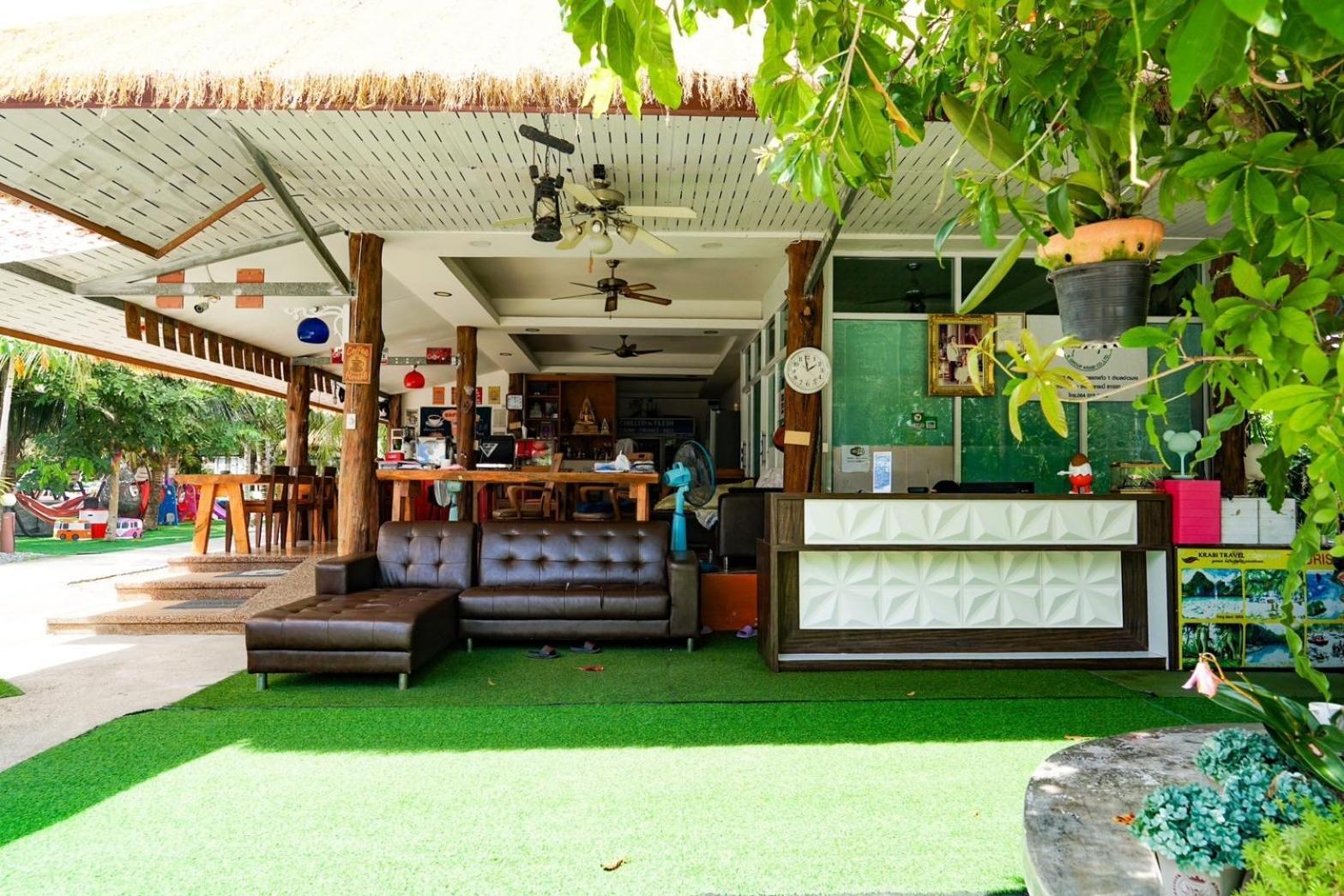 Pinthong Aonang * Ao Nang