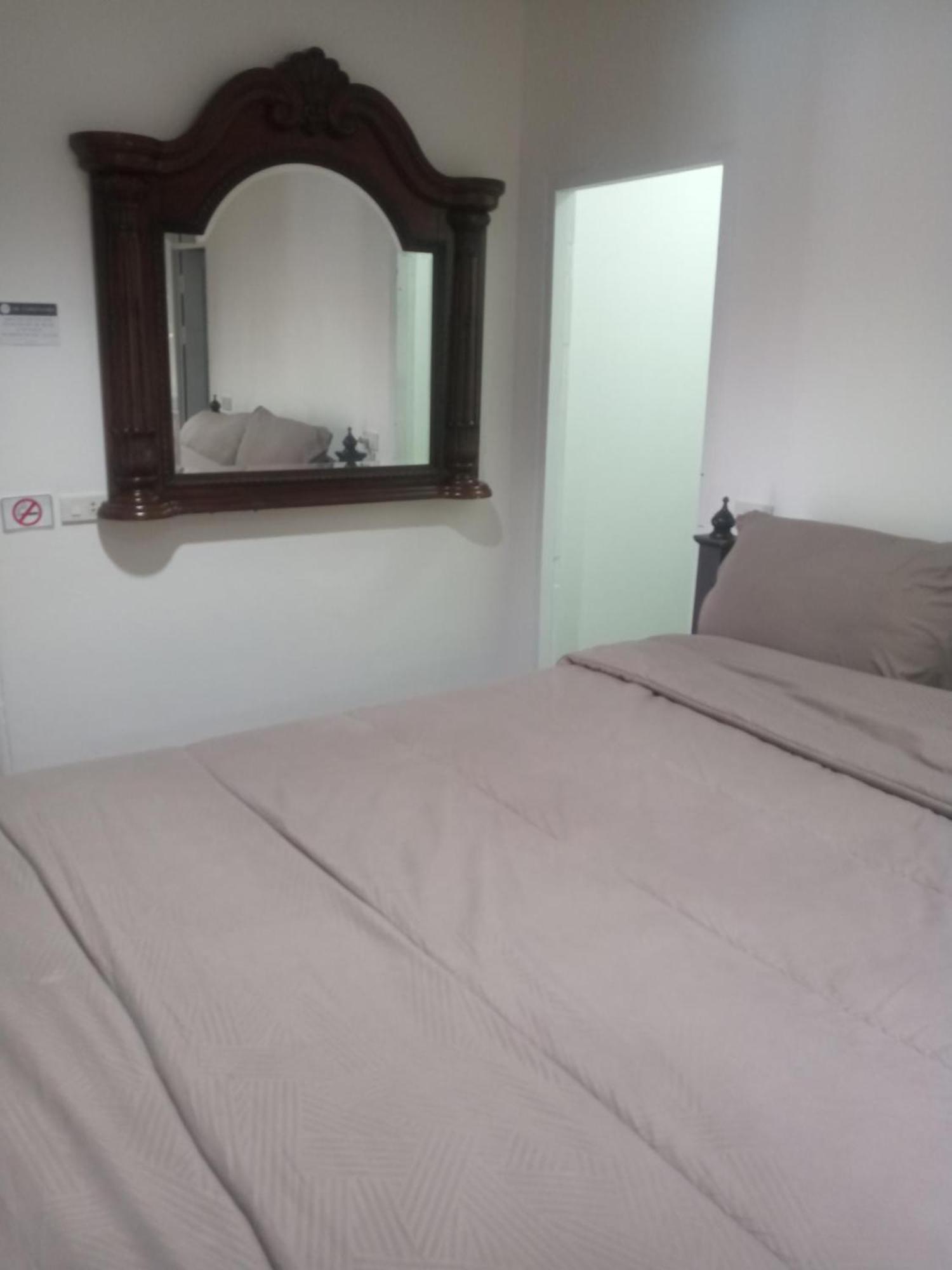 Lyndale Guest house *