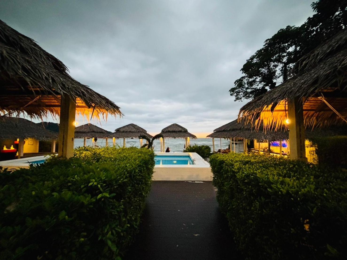 Paradise Resort