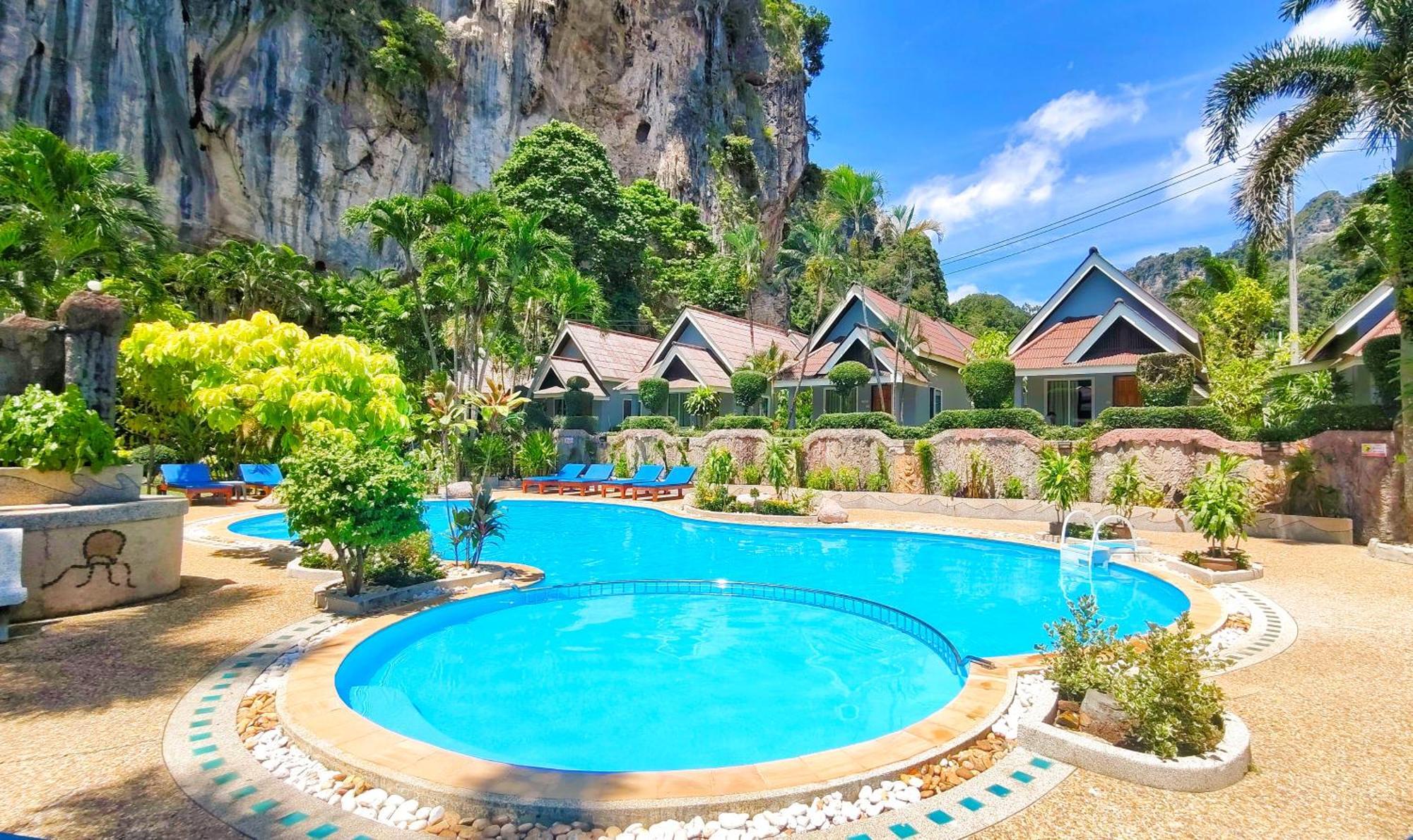 Diamond Cave Resort 3*