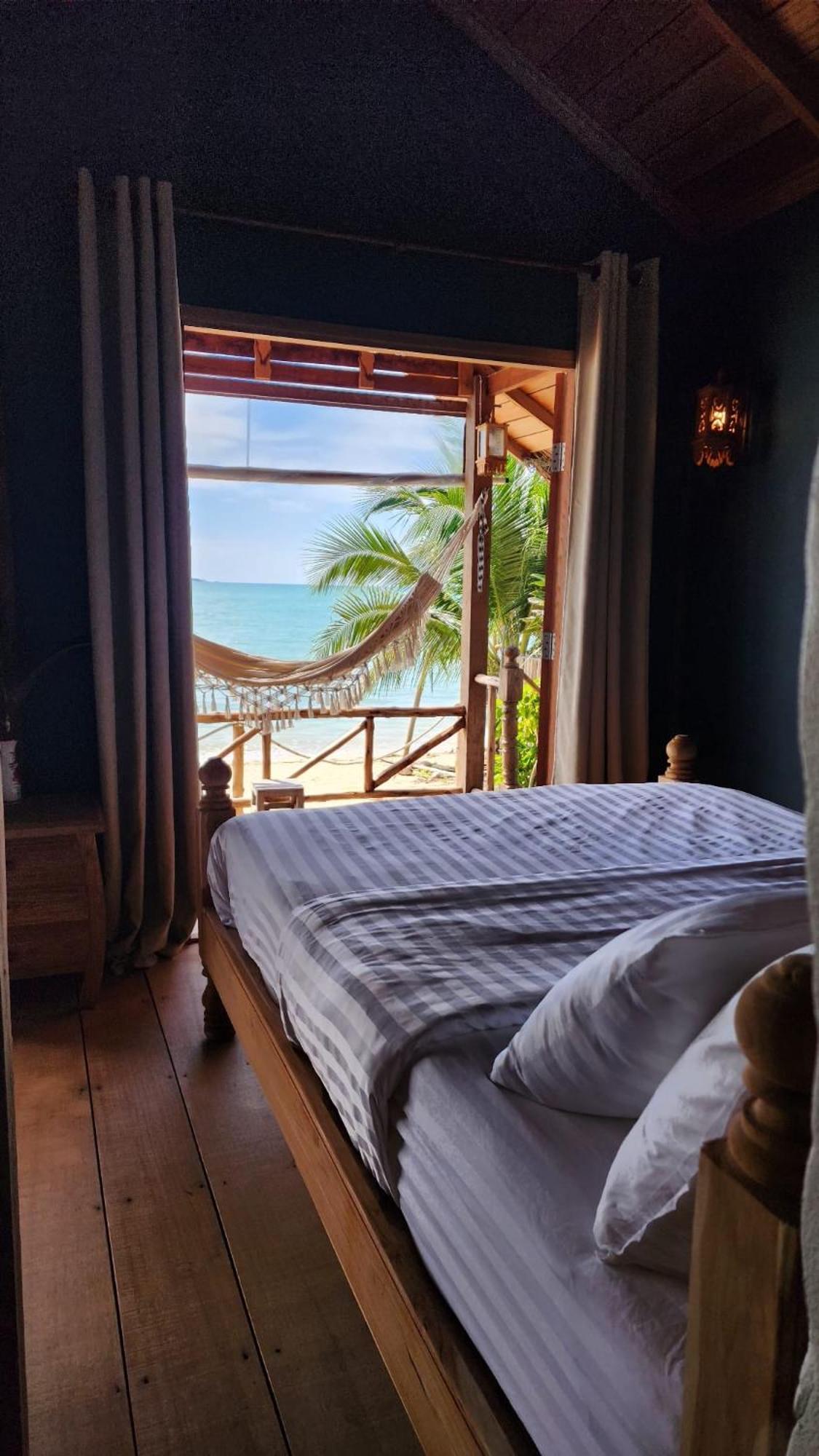 Castaway Resort Srithanu