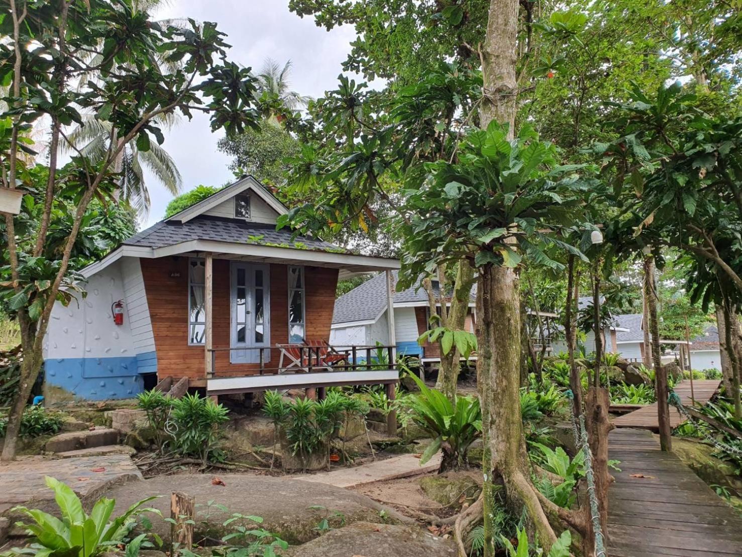 A-na-lay 3* Ko Kut