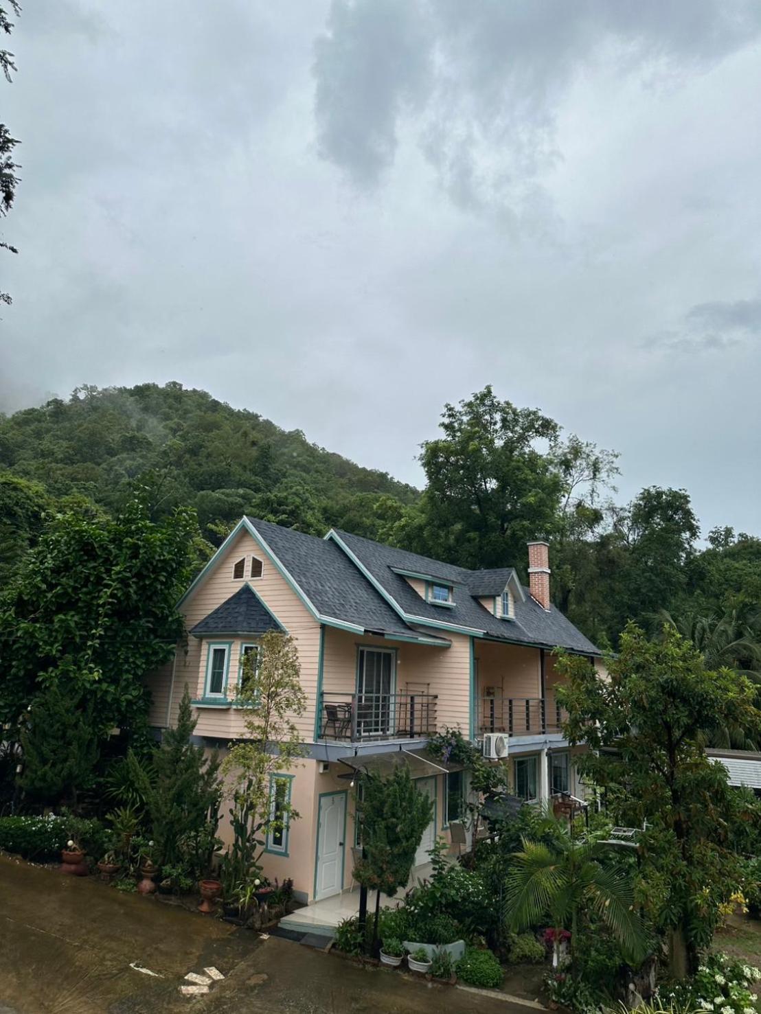 Resort ชอว์ งาทอง รีสอร์ต Chor Ngar Thong Erawan *