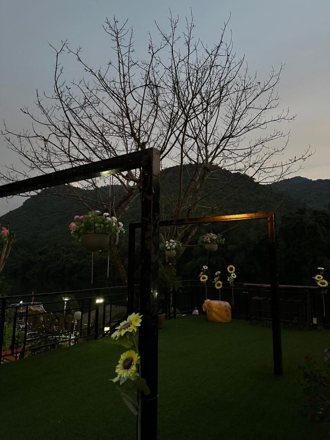 ชอว์ งาทอง รีสอร์ต Chor Ngar Thong Erawan Resort Kanchanaburi