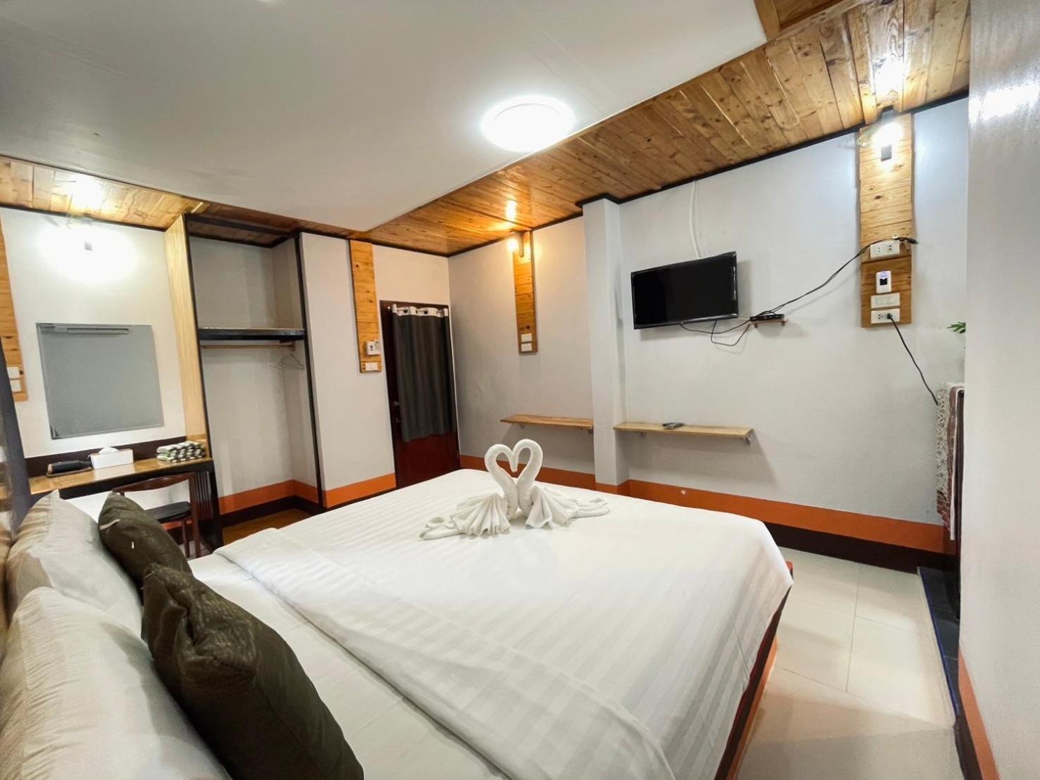 Mookboonchu ,kohmook Trang