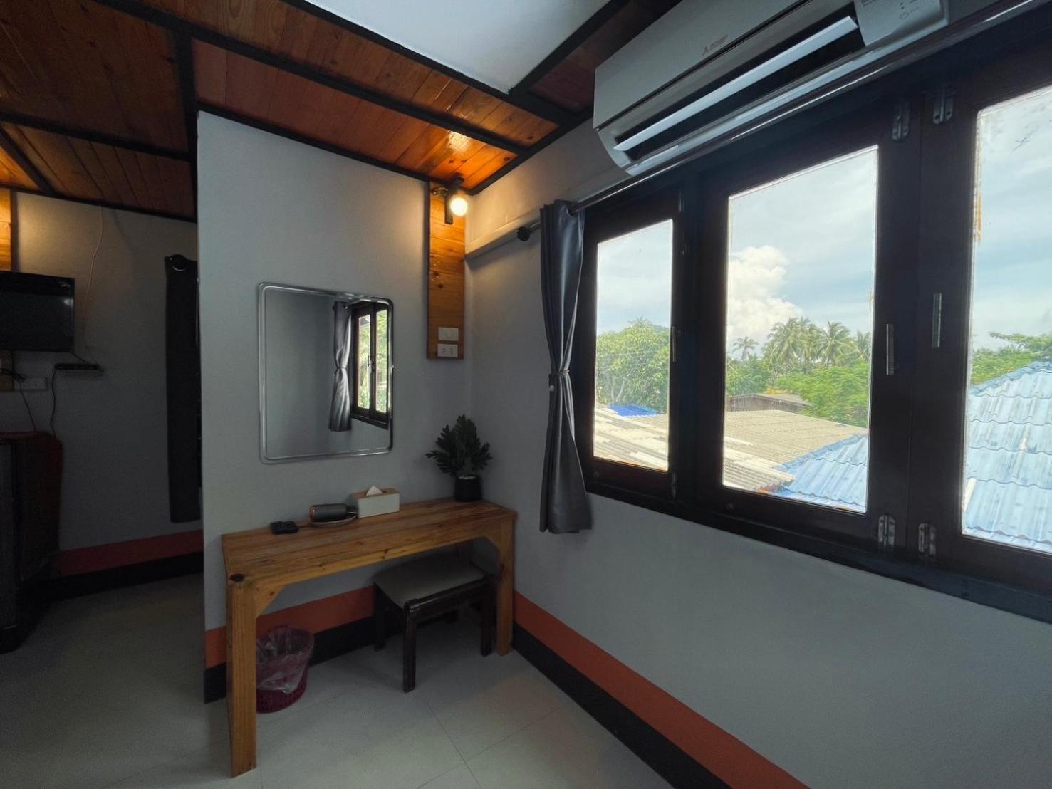 Mookboonchu ,kohmook Trang Hotel