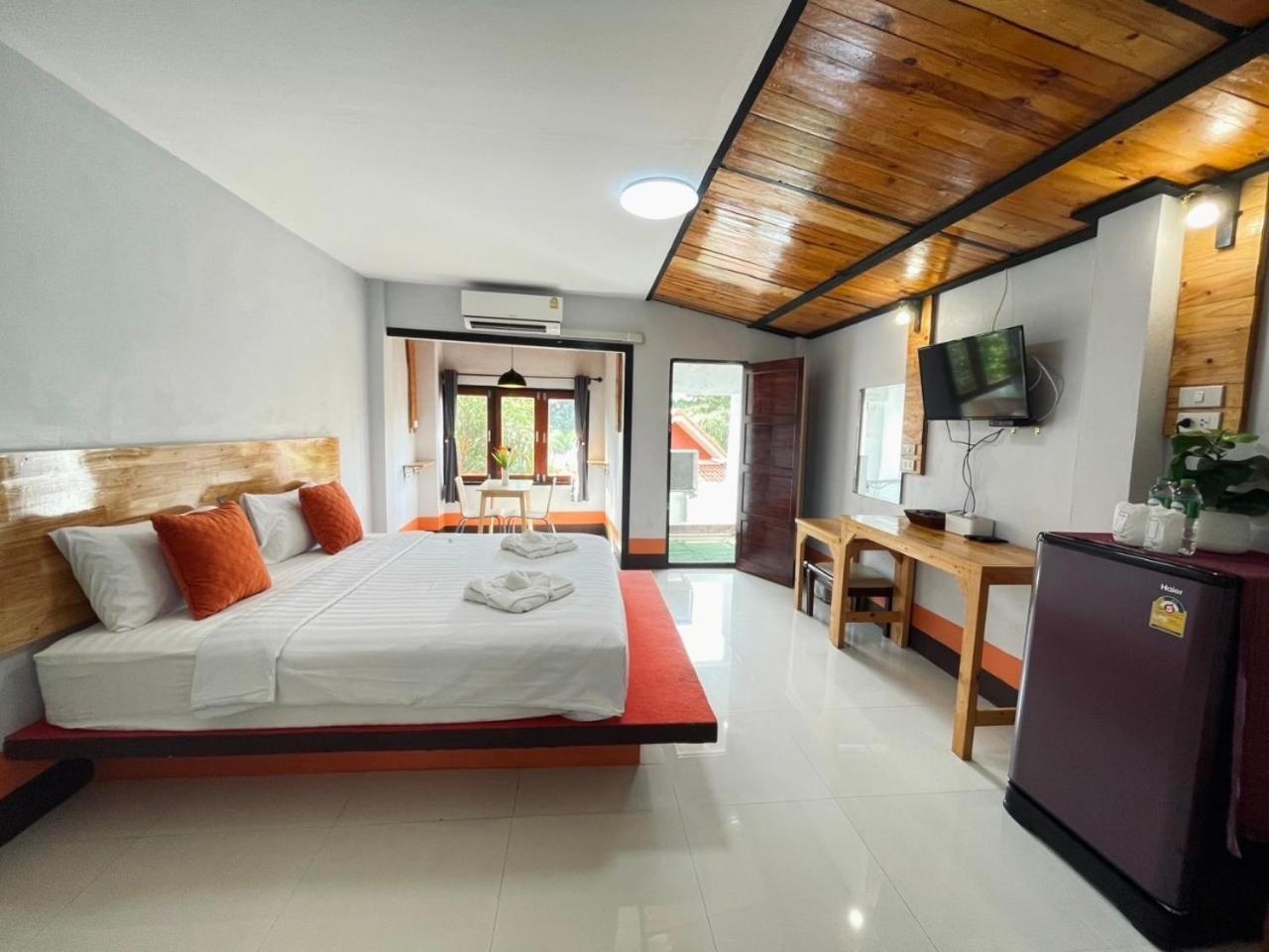 Hotel Mookboonchu ,kohmook Trang 2*