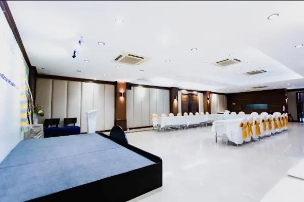 Sarita Cha Let And 3* Jomtien Beach