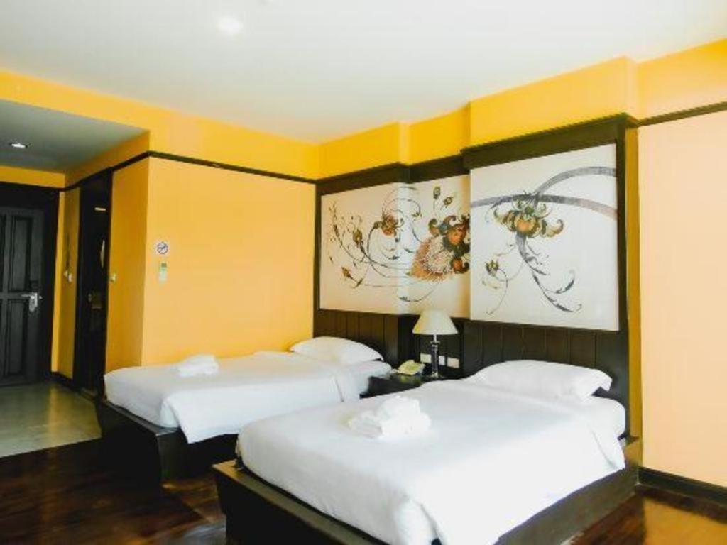 Sarita Cha Let And Hotel Jomtien Beach