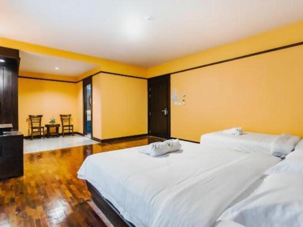 Sarita Cha Let And Hotel Jomtien Beach