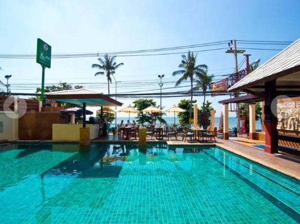 Sarita Cha Let And Hotel Jomtien Beach