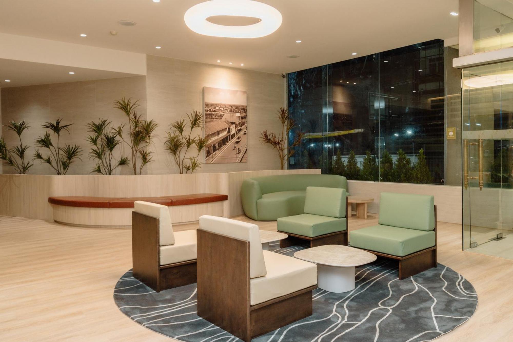 V.l. Hatyai Hotel Hat Yai
