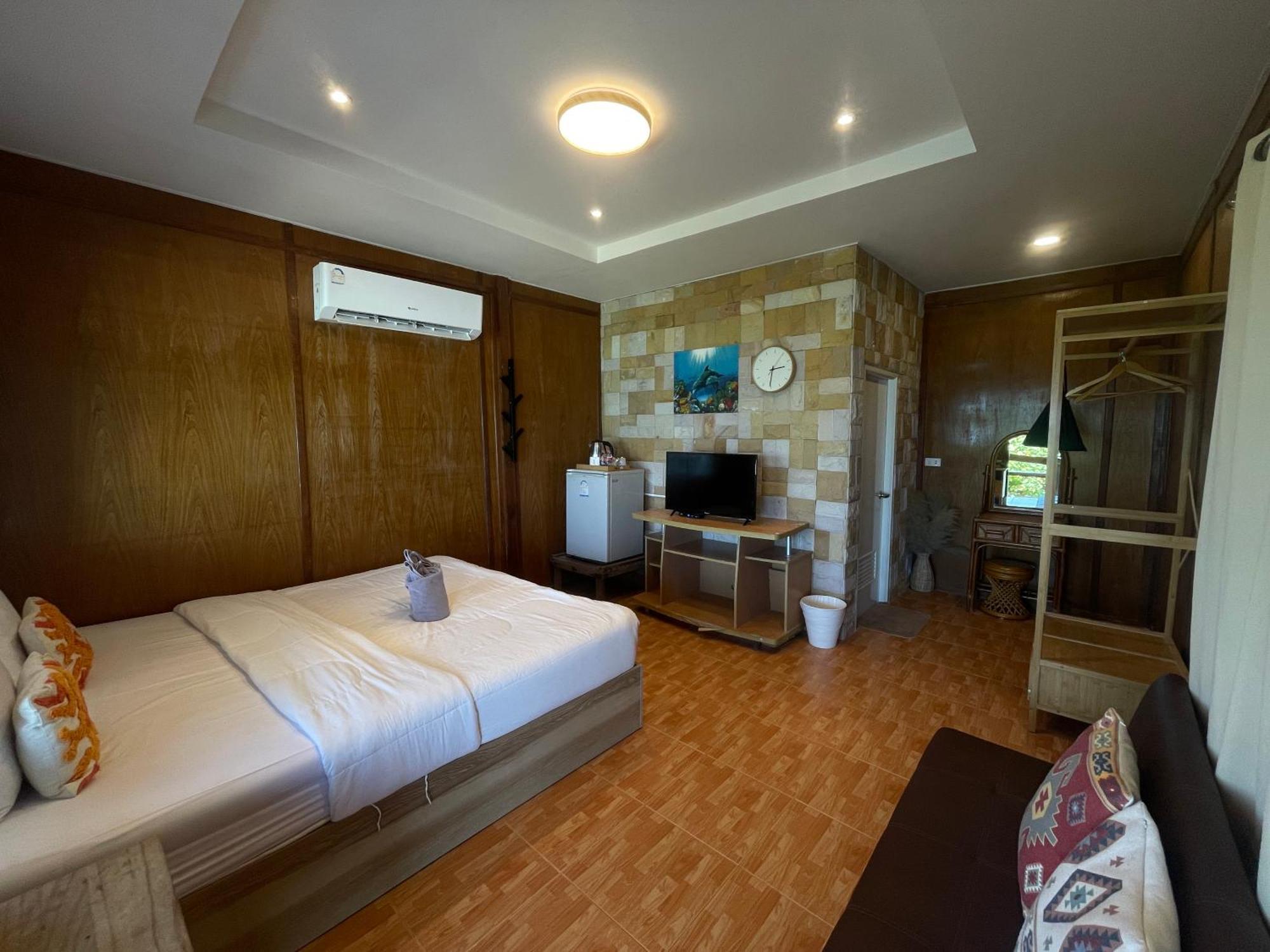 Apache Loongdum Koh Samed