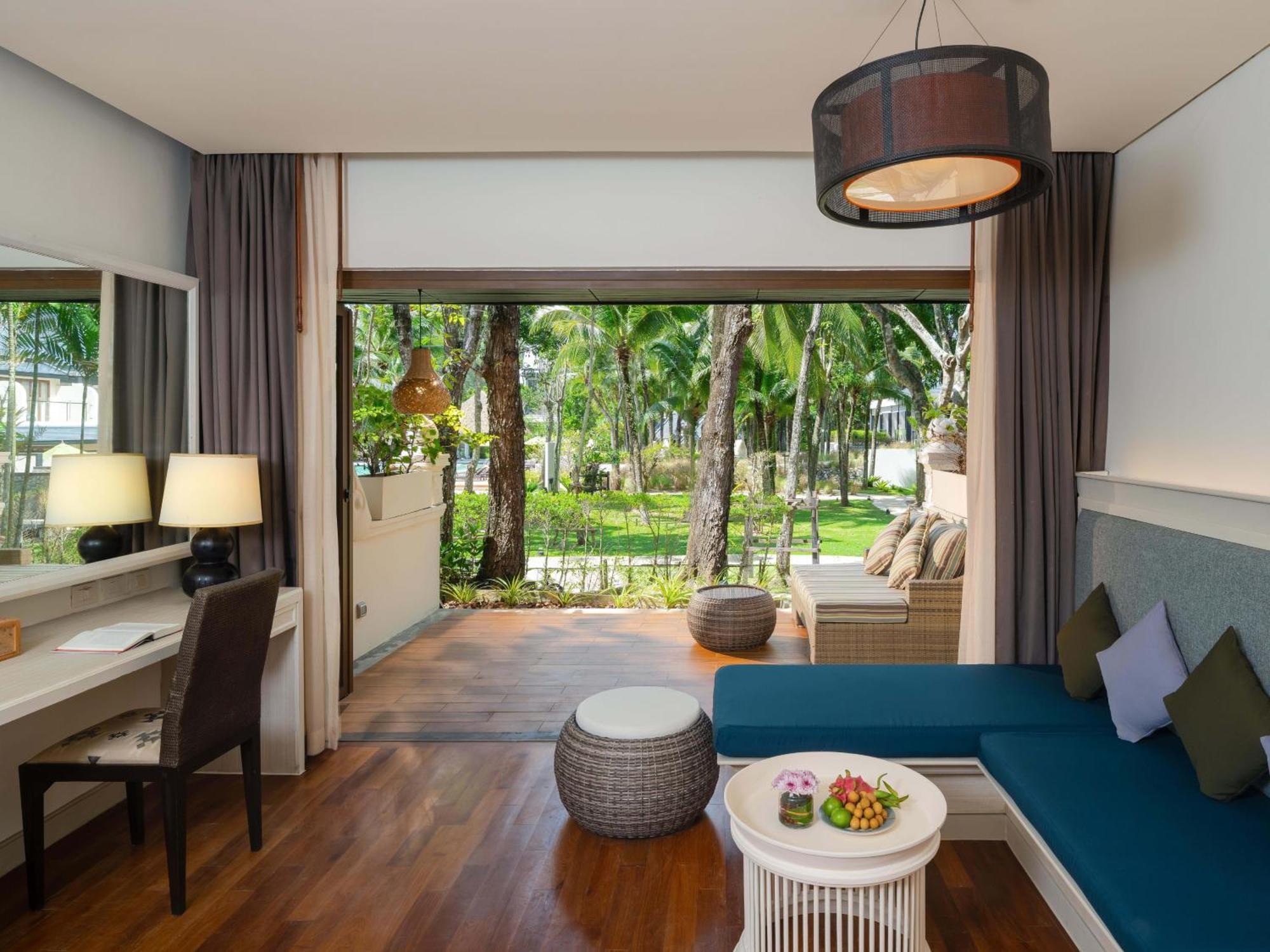 Resort Natai Beach Resort
