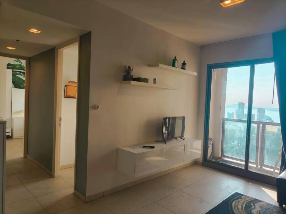Sea View High Floor 2 Bed * Pattaya