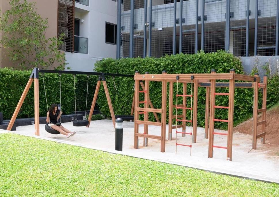 Sea View High Floor 2 Bed * Pattaya