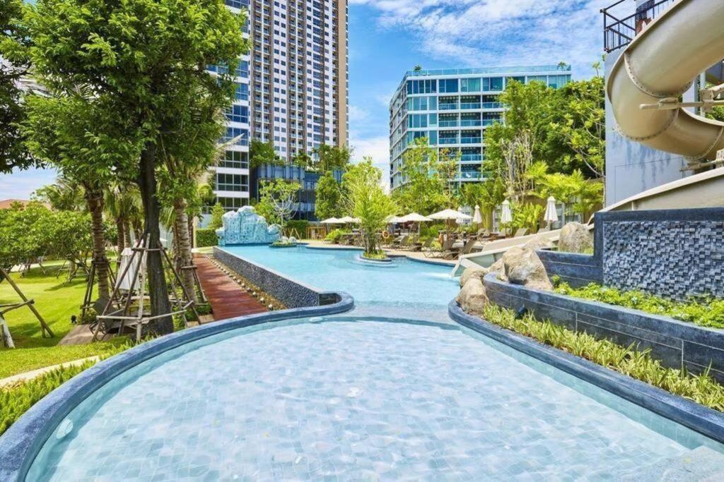 Sea View High Floor 2 Bed Apartment