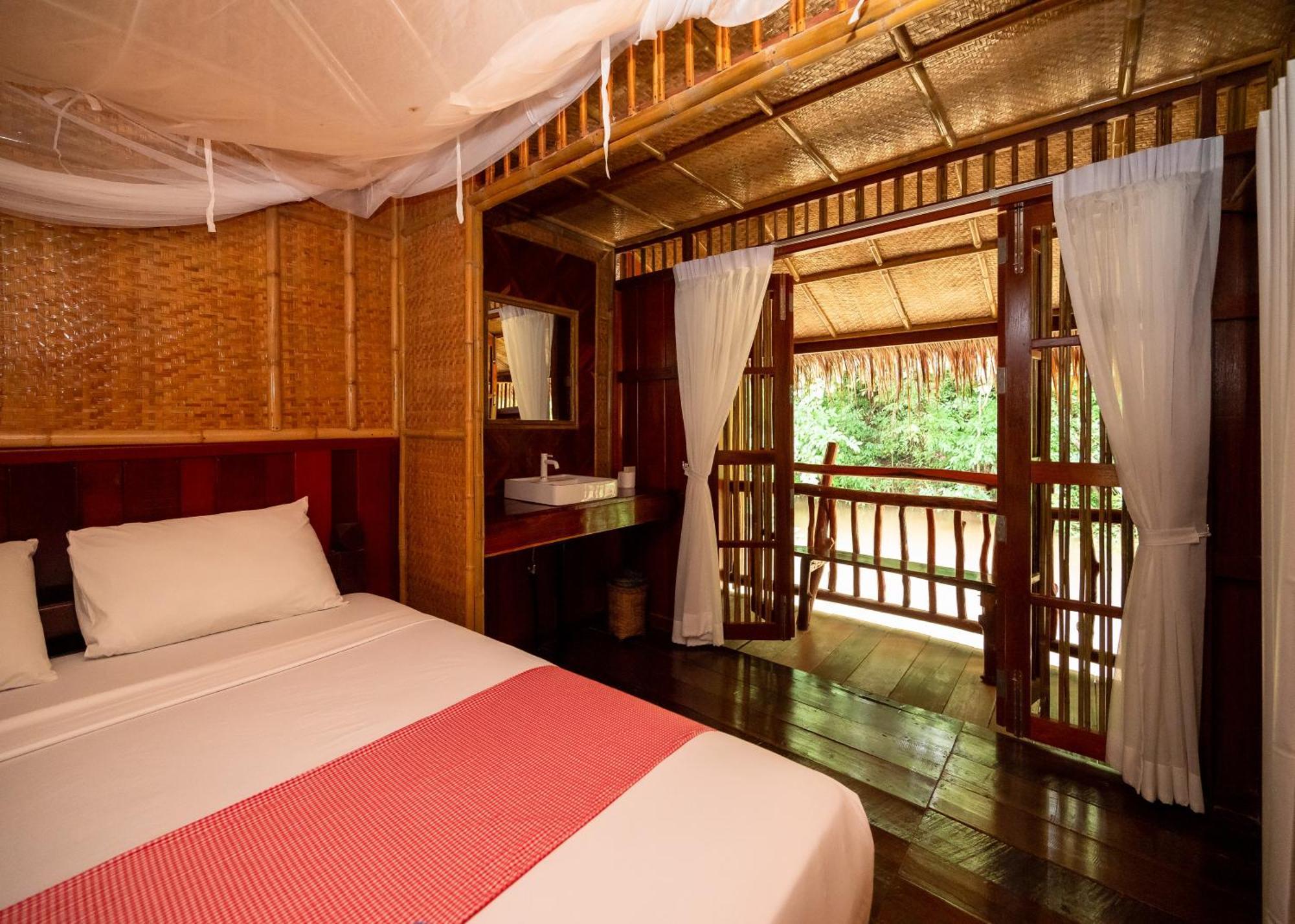 Hotel River Kwai Jungle Rafts
