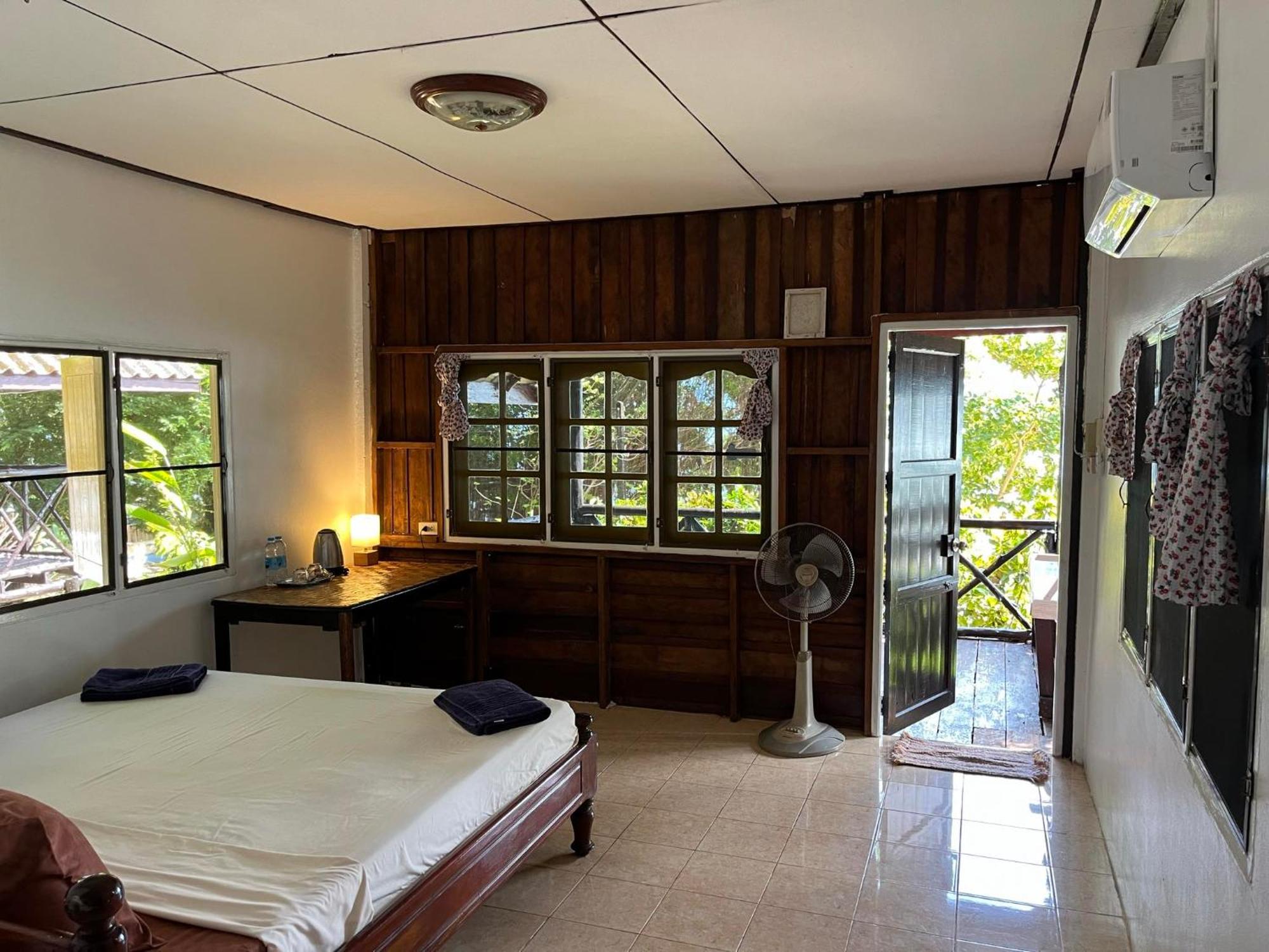 Ao Pong Guest house *