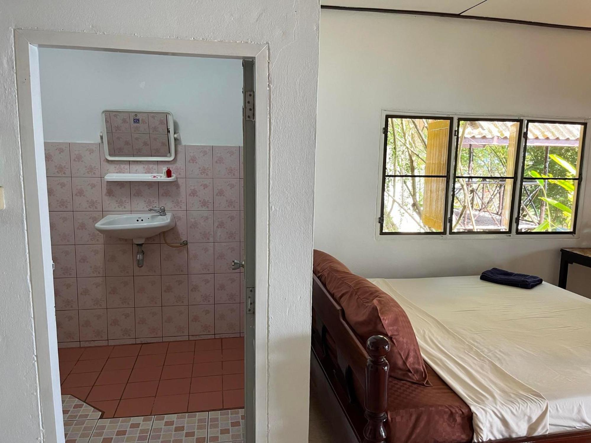 Ao Pong Guest house Koh Mak