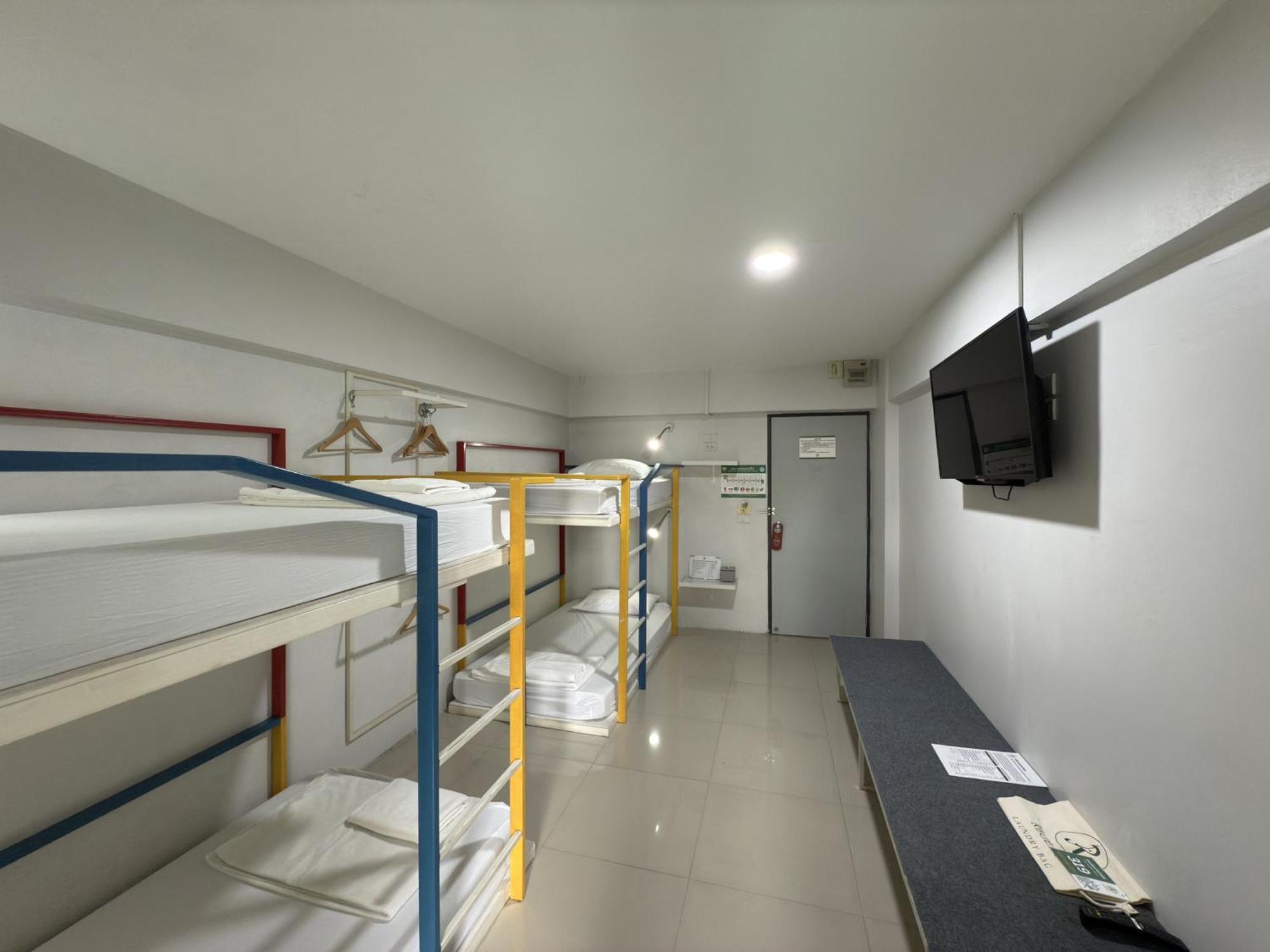 Hotel Regent Ngamwongwan 3*