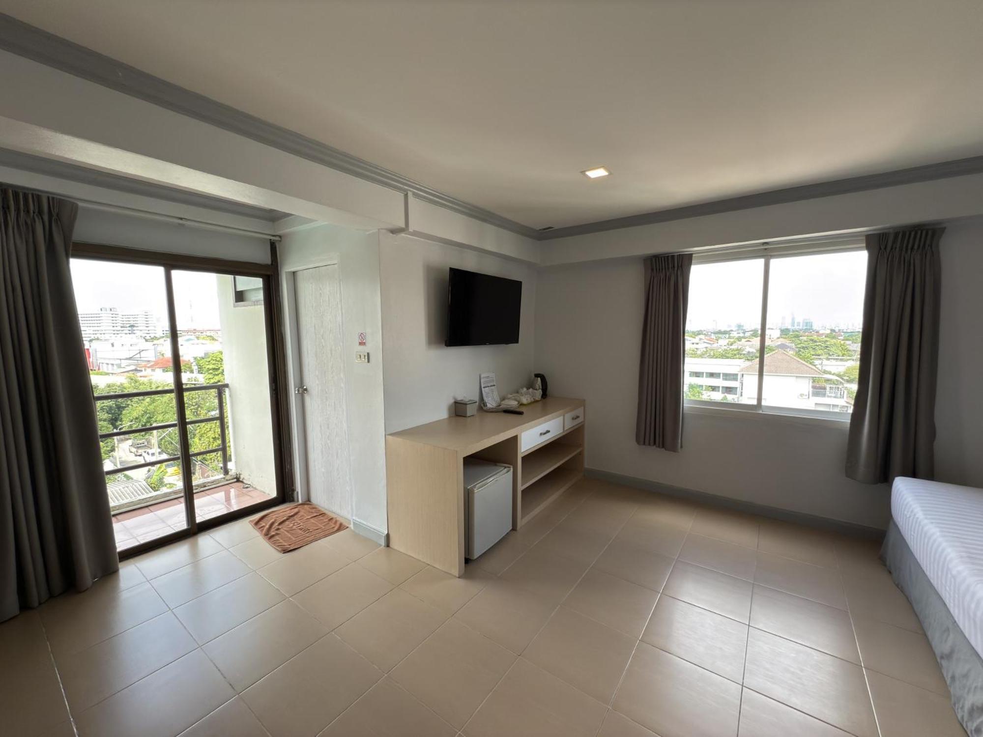 Hotel Regent Ngamwongwan