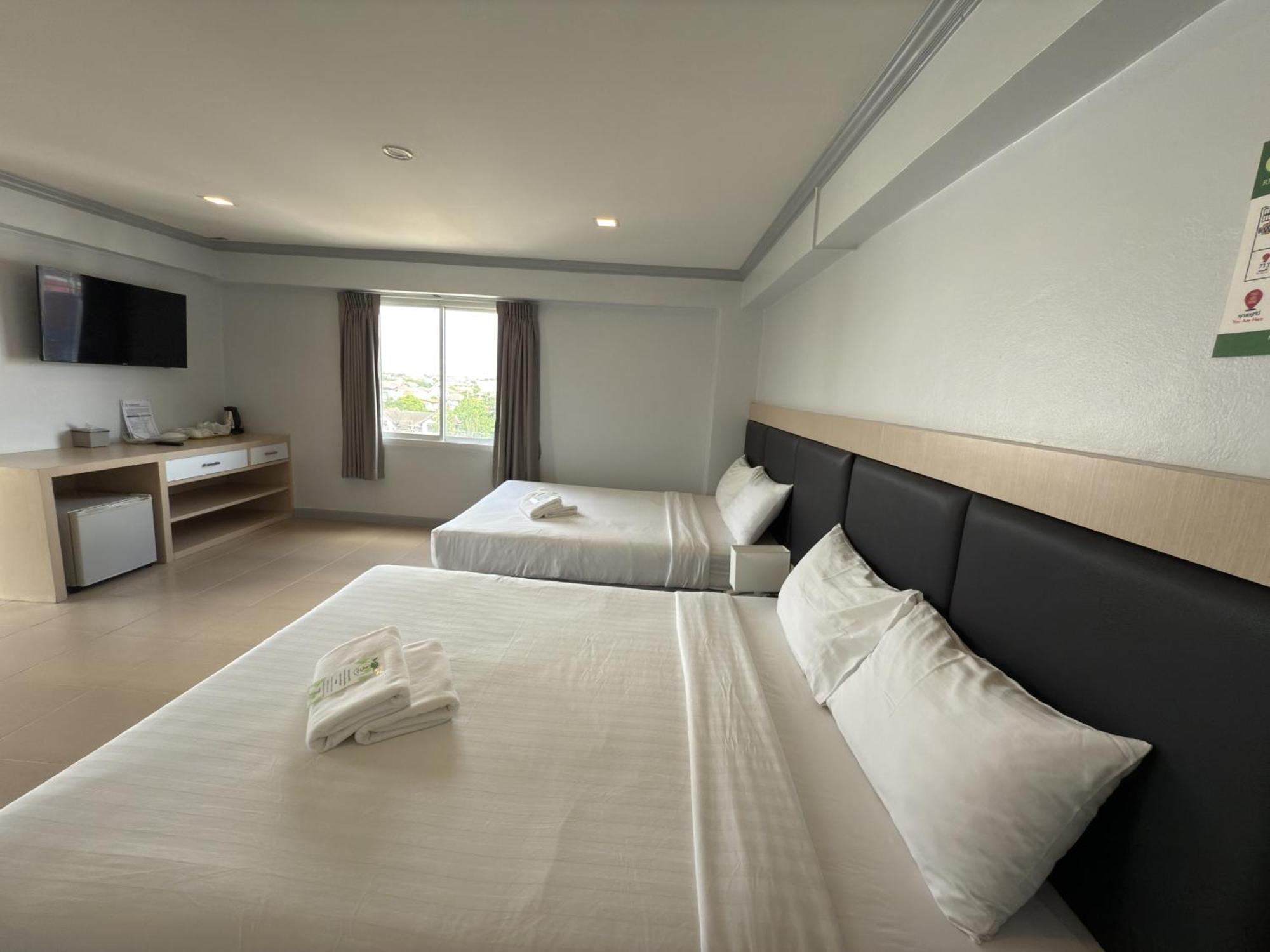 Hotel Regent Ngamwongwan 3*