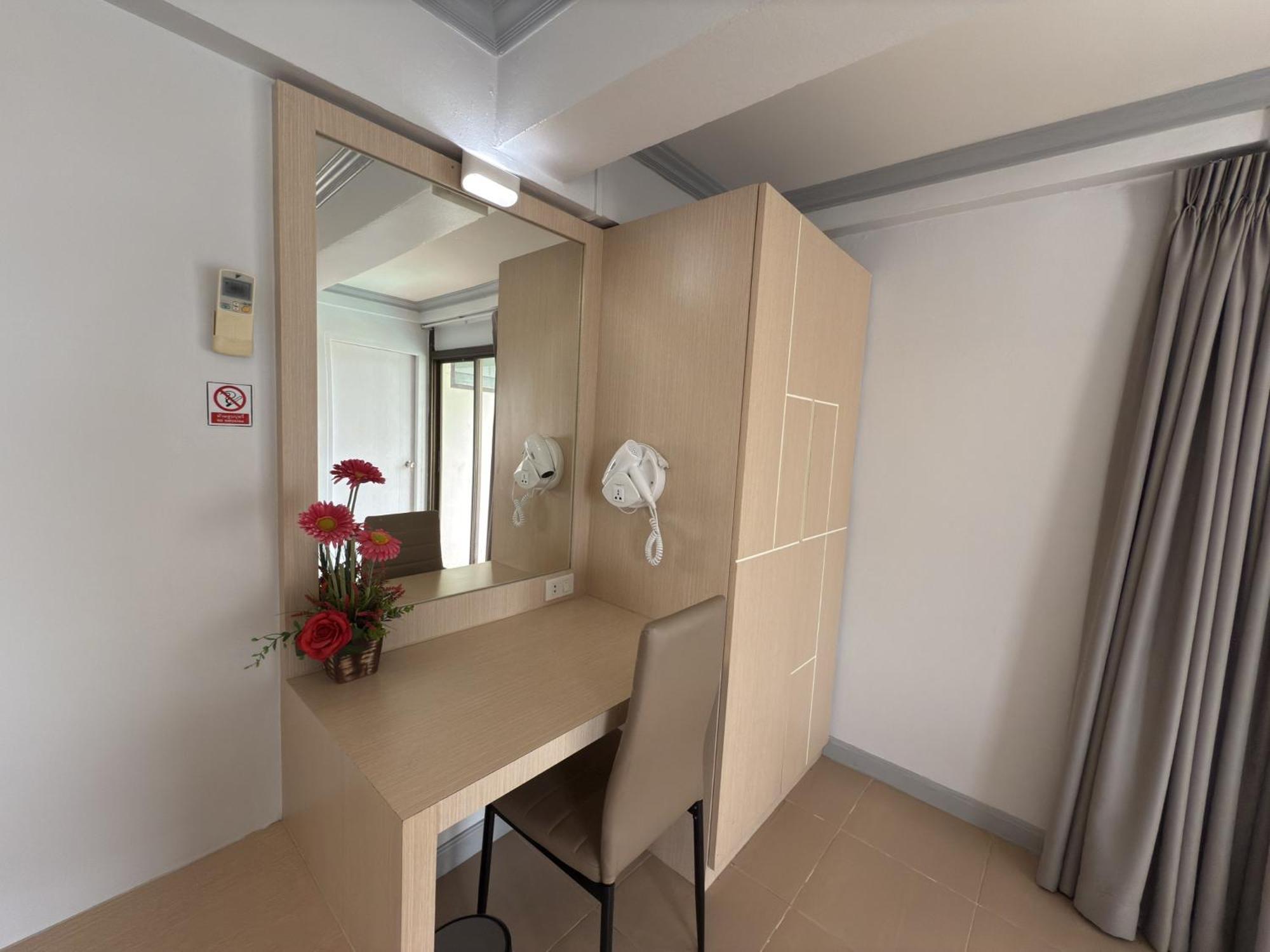 Regent Ngamwongwan Hotel Nonthaburi