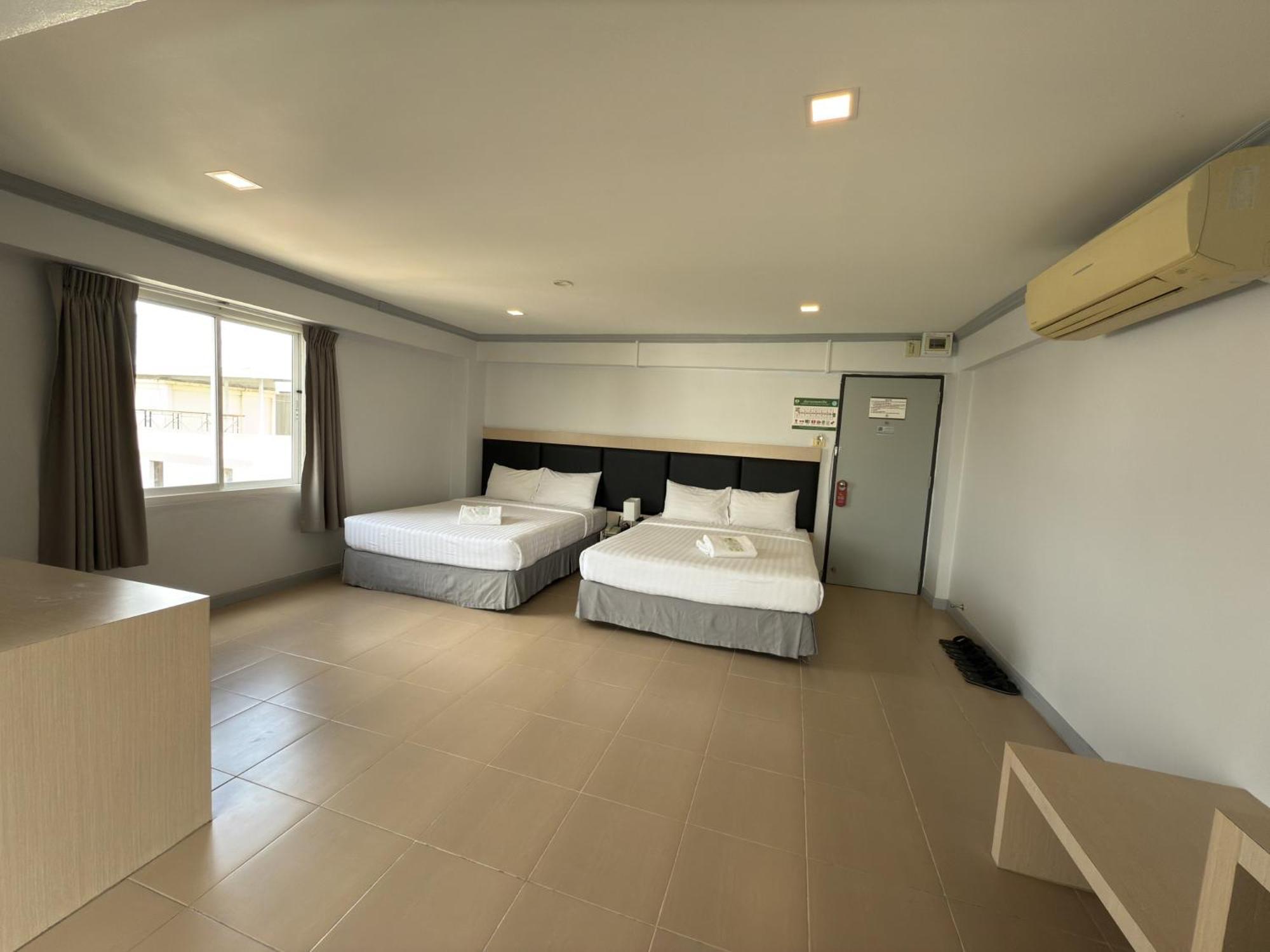 Regent Ngamwongwan 3*