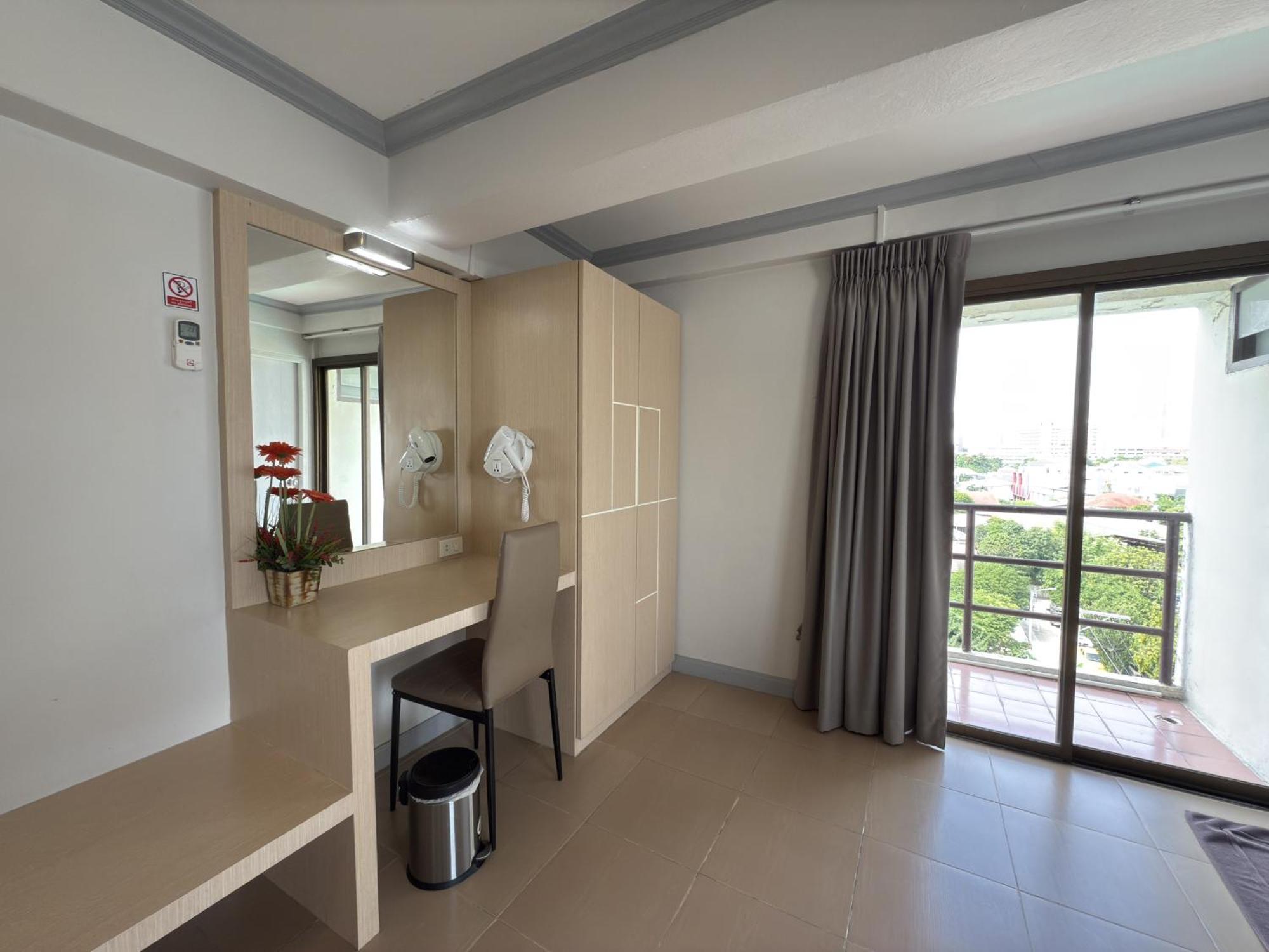 Regent Ngamwongwan 3* Nonthaburi