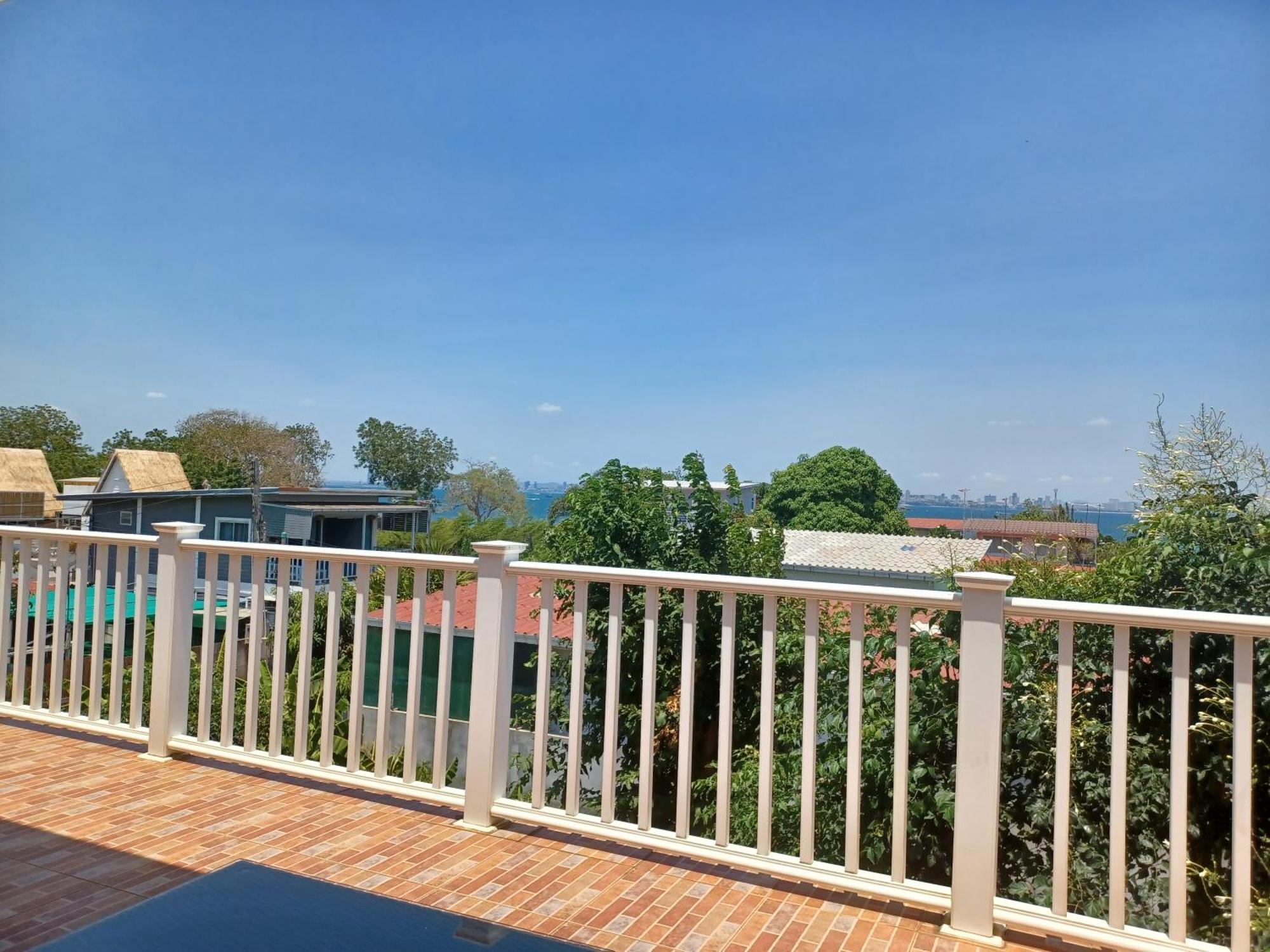 Riviera Resort Ko Lan