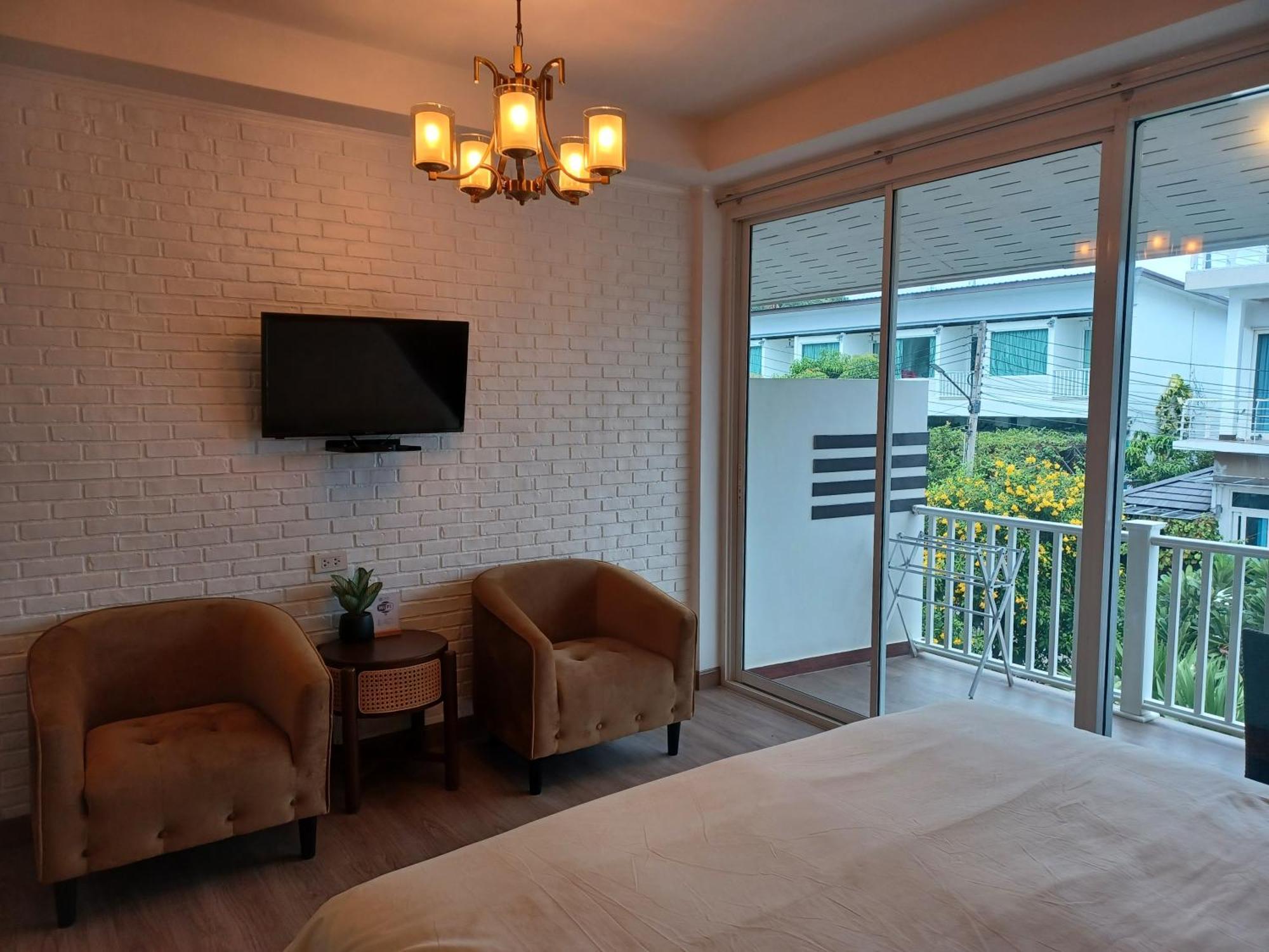 Riviera Resort Ko Lan