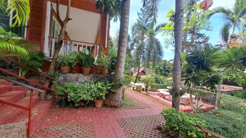 Resort Baan Suan Aou Khai