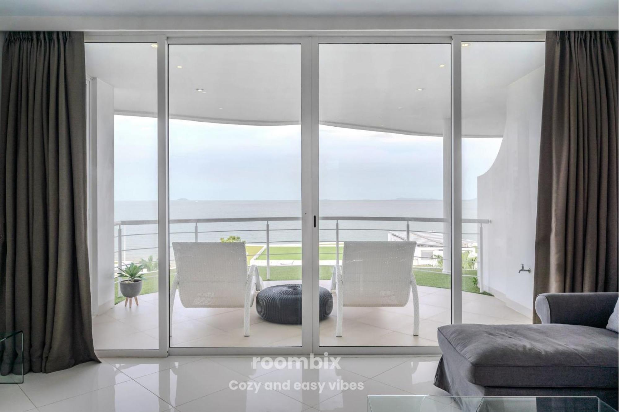 Pure Sunset - Ocean View Room, Pattaya Na Chom Thian