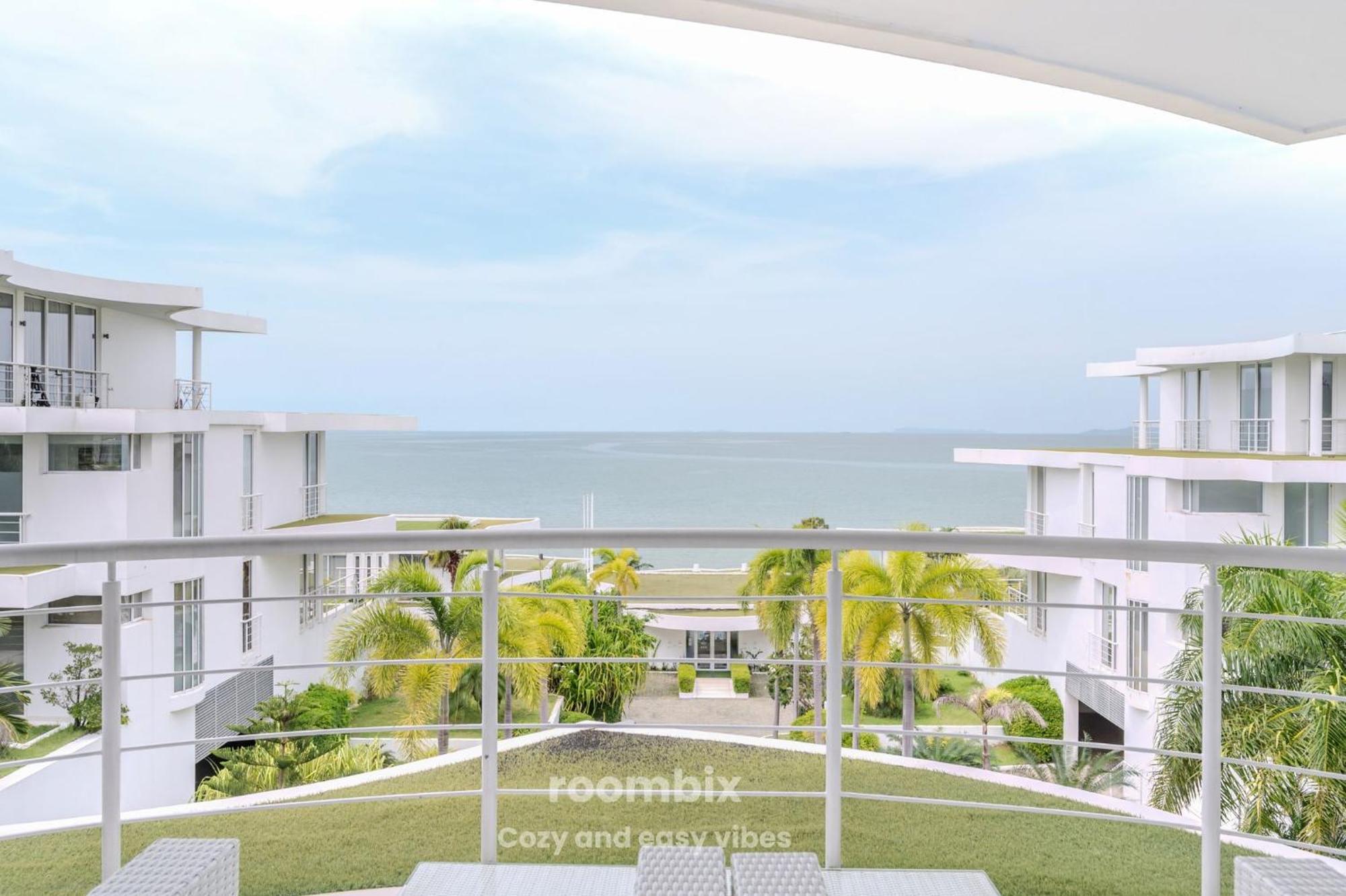 Pure Sunset - Ocean View Room, Pattaya