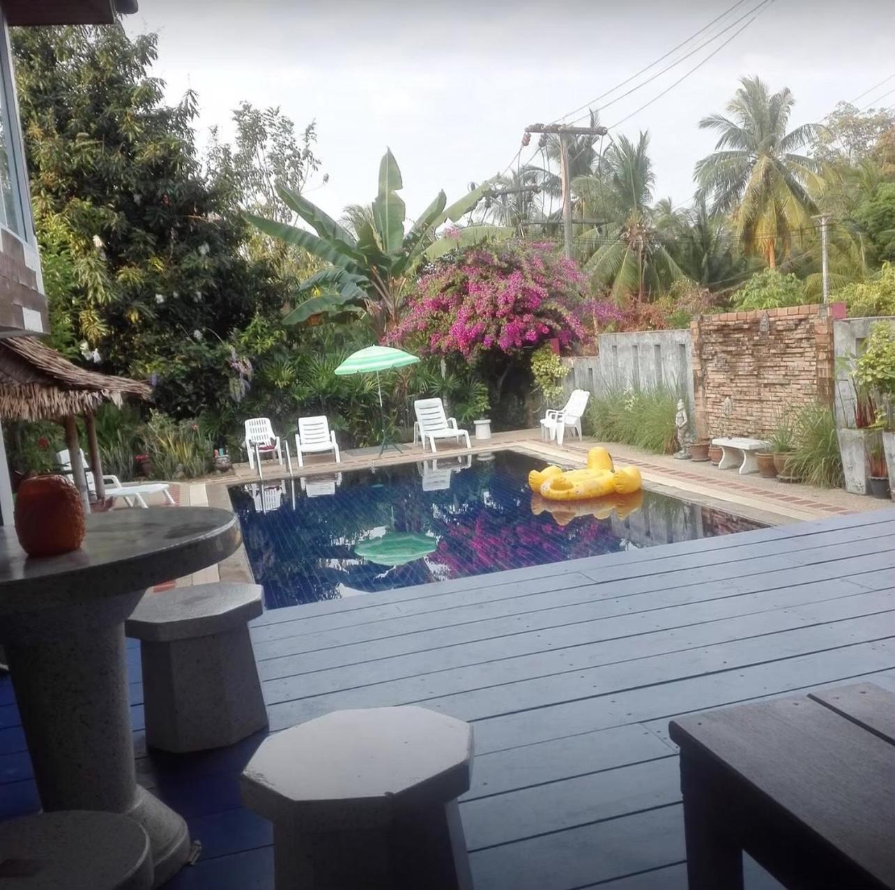 Ananas Samui Laem Set Beach