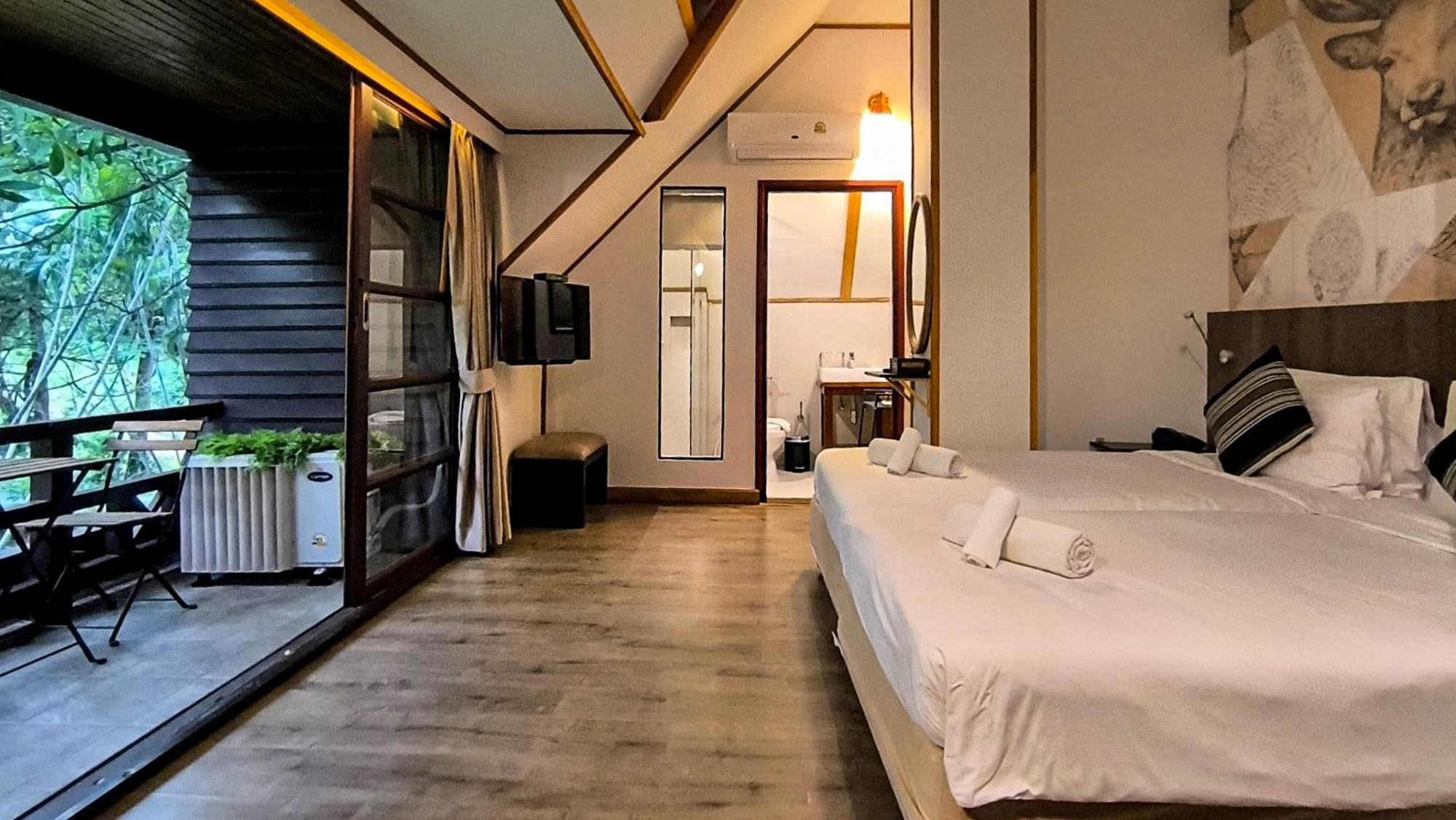 Issara Boutique Winery 4*