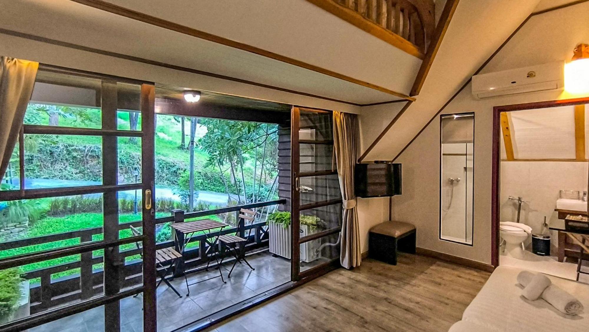 Issara Boutique Winery Hotel 4*