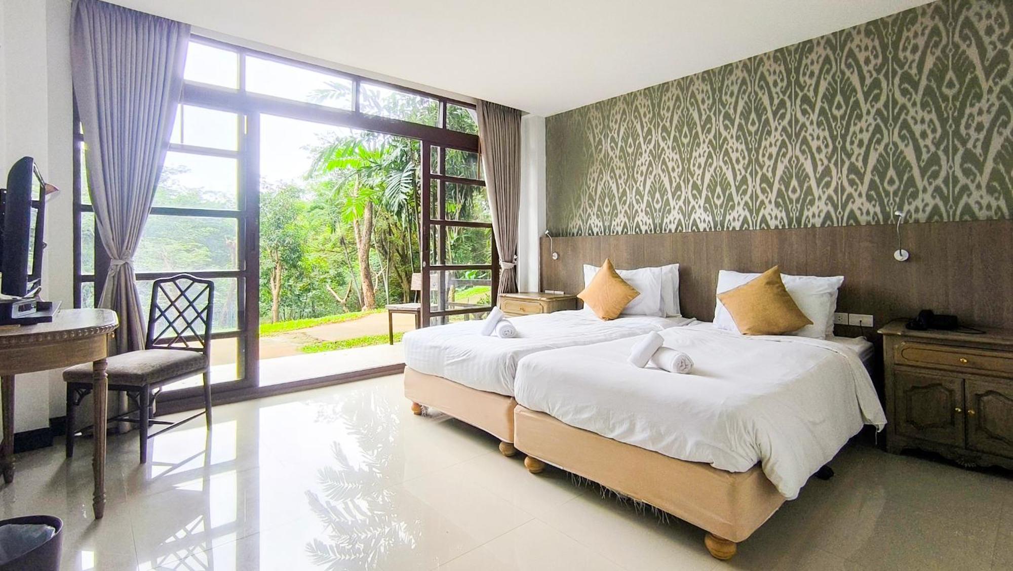 Issara Boutique Winery Hotel 4*