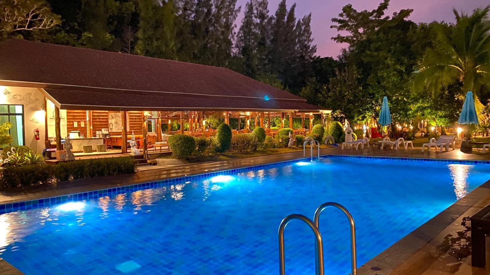 Resort Paradise