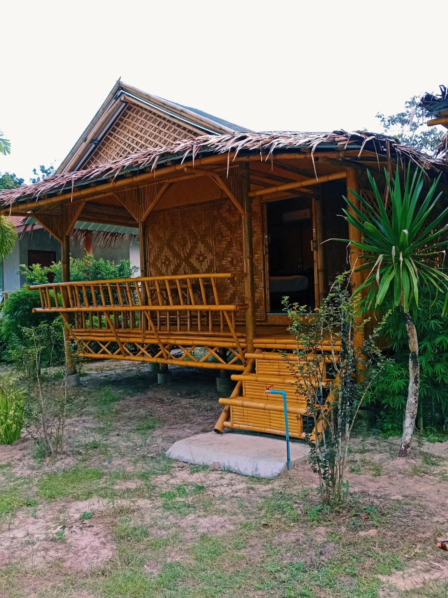 Hotel Koh Yao Front