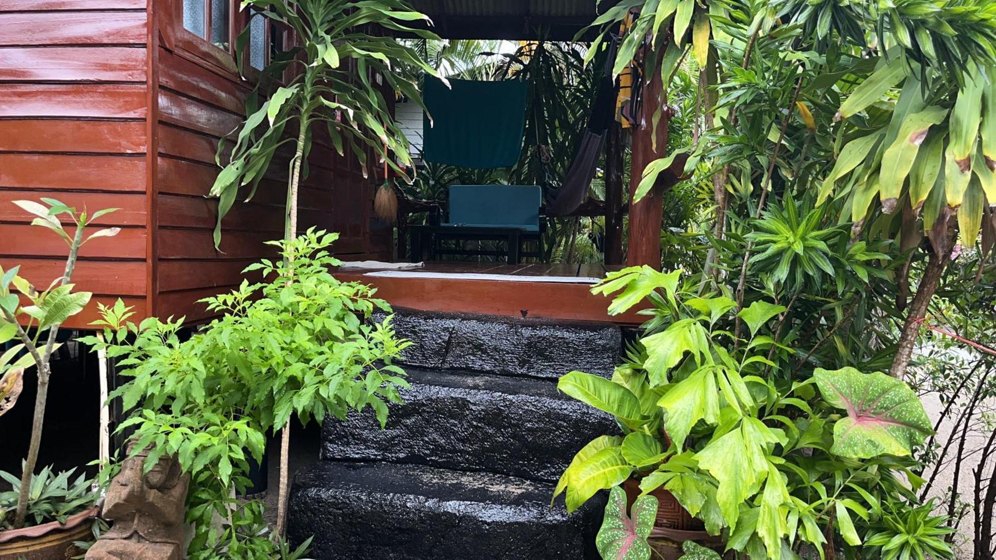 Namthip Homebeach Lodge Baan Tai