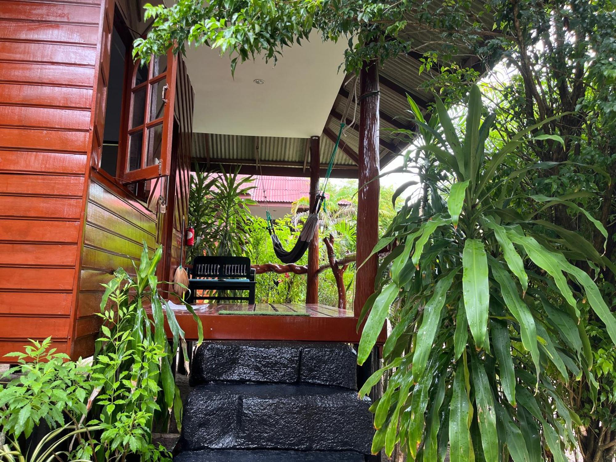 Namthip Homebeach Lodge Baan Tai
