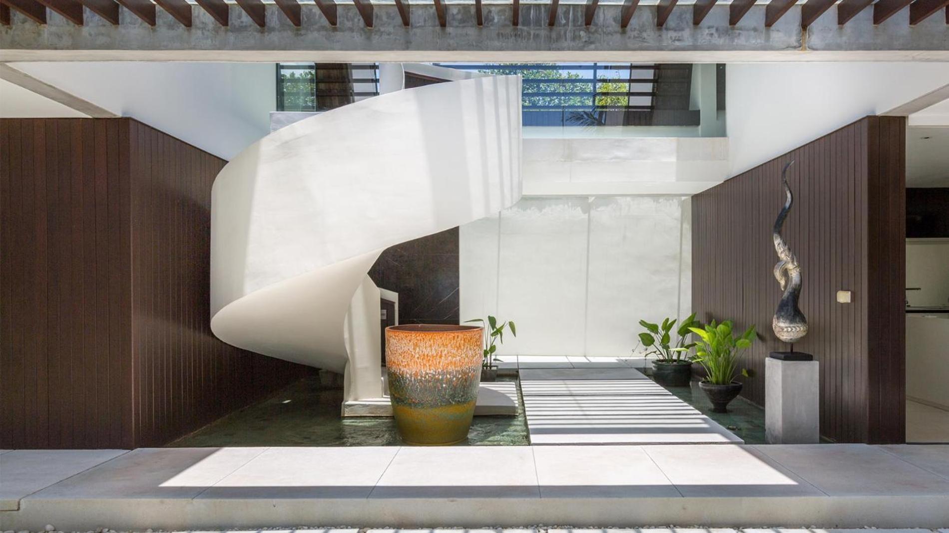 Fashionable Malabar Beachfront 5 Bedrooms 2 Kid's Bedrooms Laem Sor