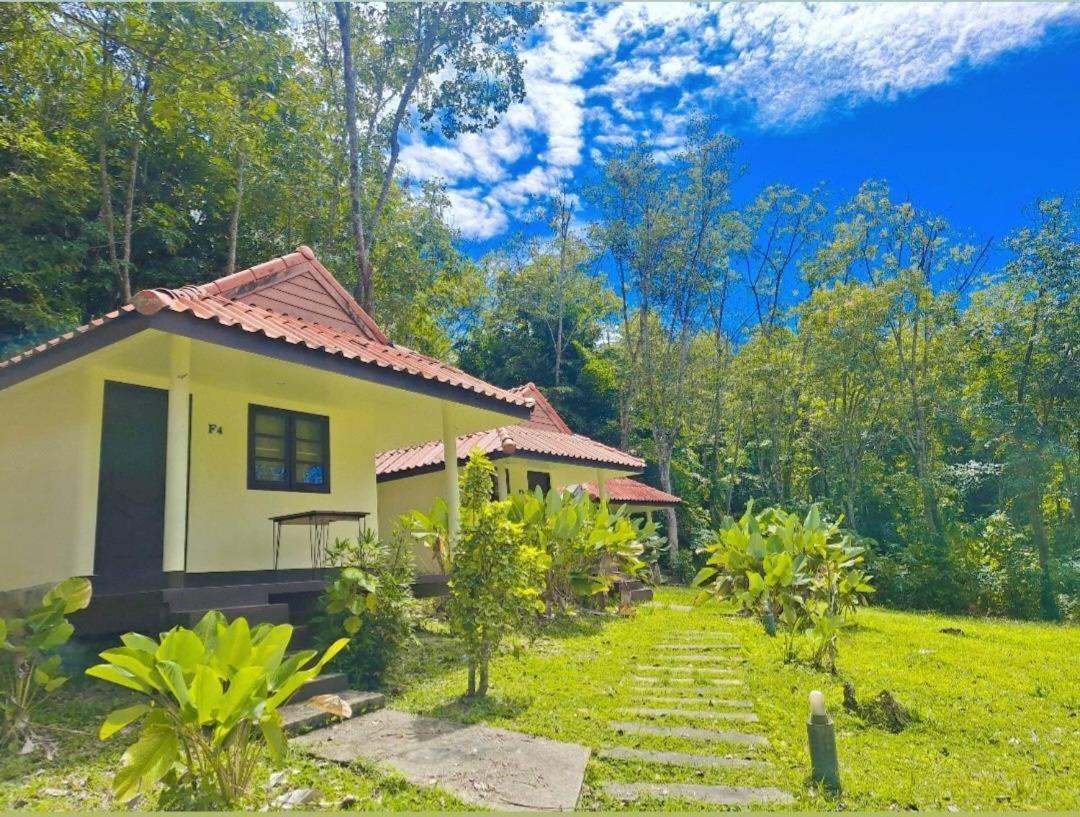 Resort Rubber Tree Koh Mook