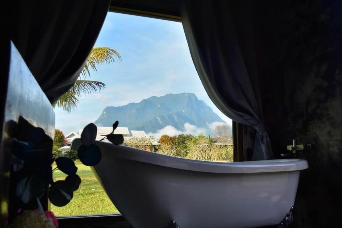 Bed & Breakfast The Wes Village, Incl Free Breakfast & 100 Thb Food Gift