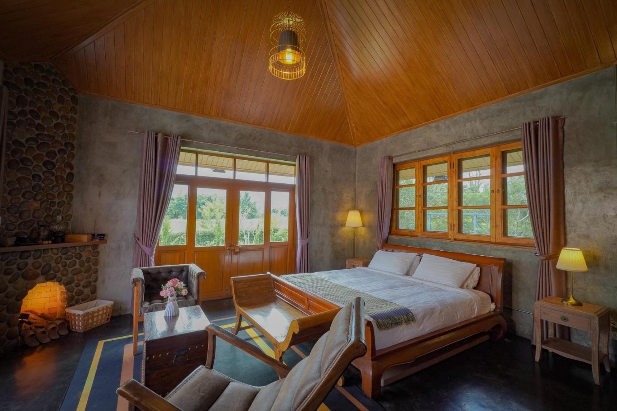 Bed & Breakfast The Wes Village, Incl Free Breakfast & 100 Thb Food Gift